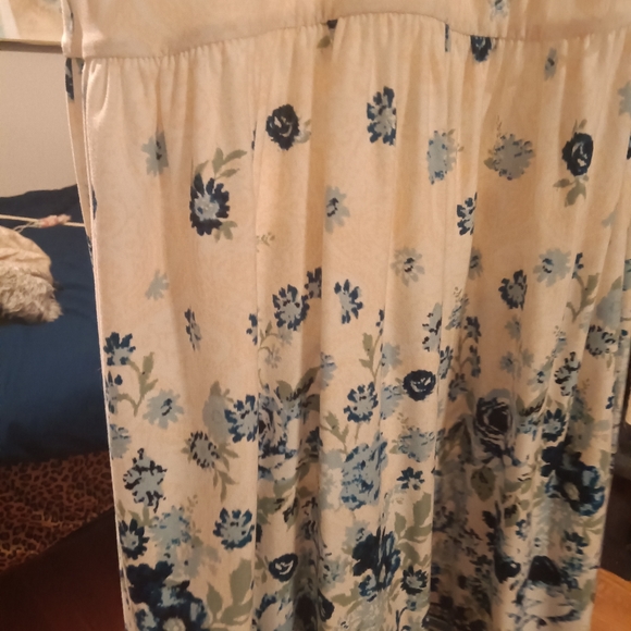 A blue no boundaries dress - Picture 8 of 9